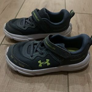 Under Armour toddler boy sneakers size 10